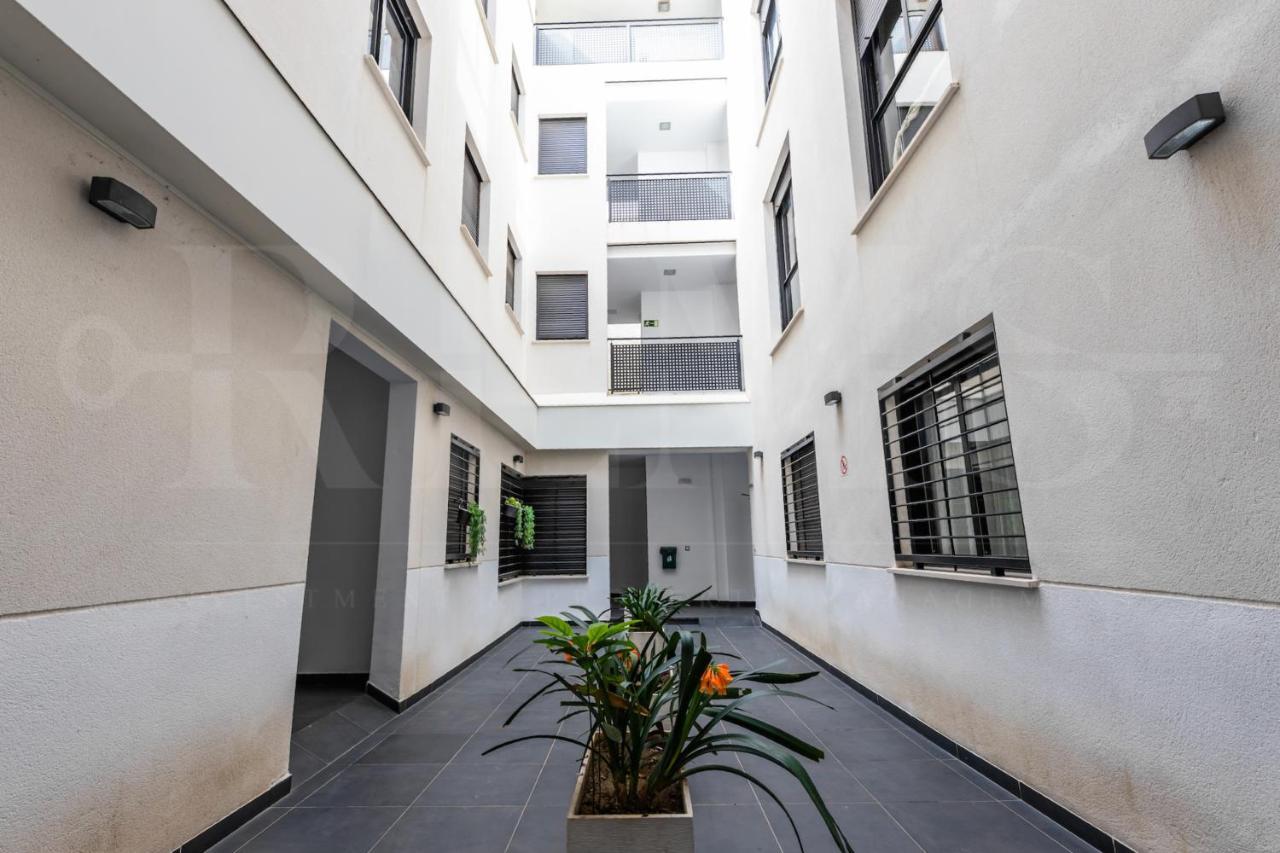 Cozy Flat With Common Pool & Parking - Center By Rems Málaga Exterior foto